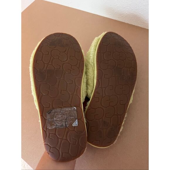 UGG Curly Cue Neon Yellow Shearling Lambswool Slipper Size 10 - Picture 4 of 5